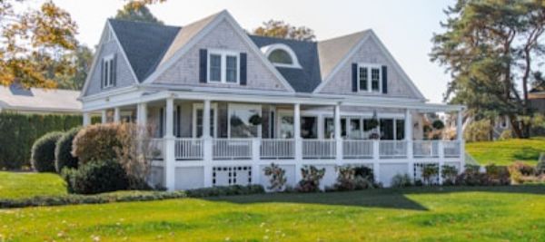 photo-1570129477492-45c003edd2be (1)